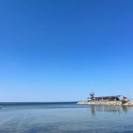 招待所 & 